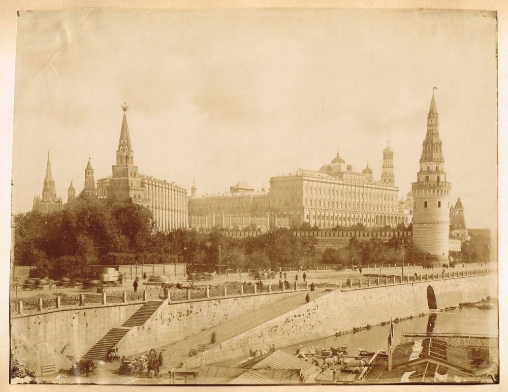 752. Кремль. Большой Императорский дворец и Большой Каменный мост. 1890